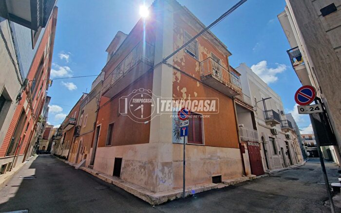 Casa quadrilocale in vendita in Via Crocifisso, Bari