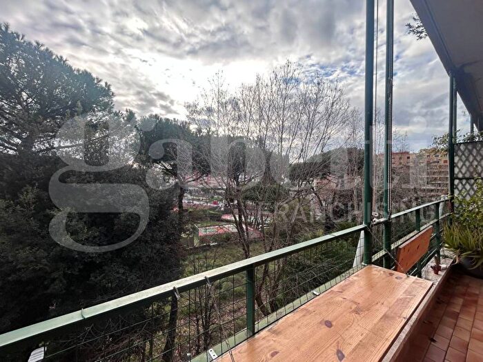 Appartamento con 6 locali in affitto in Via di SantAgnese, Africano Villa Chigi, Roma