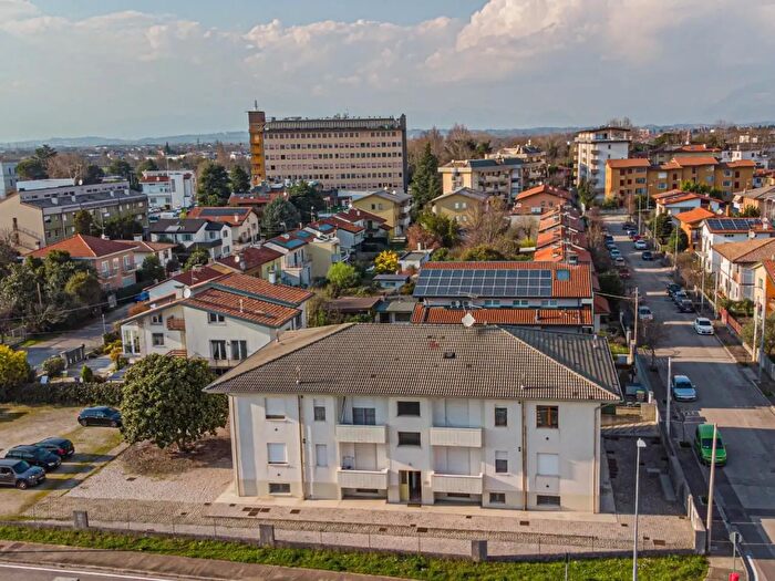 Appartamento trilocale in vendita in Via Marquardo, Udine