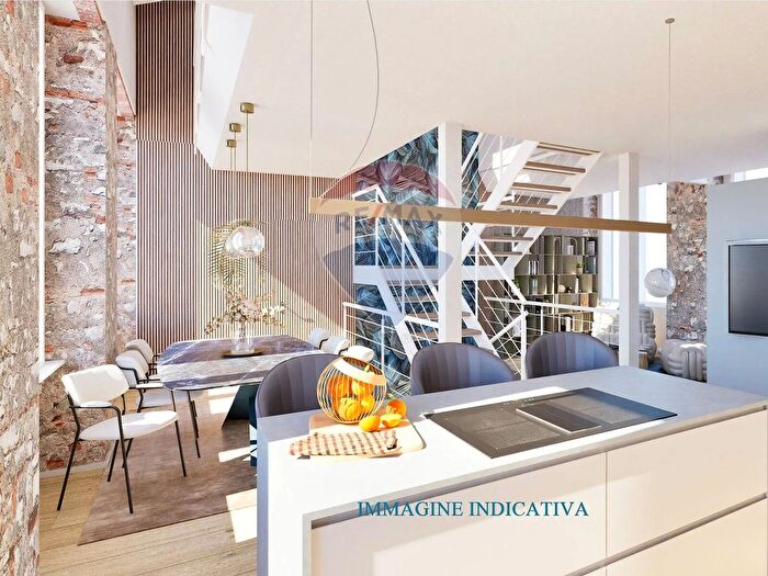 Casa con 5 locali in vendita in Baveno