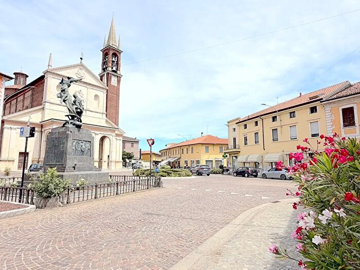 Case in Vendita e in Affitto - 2