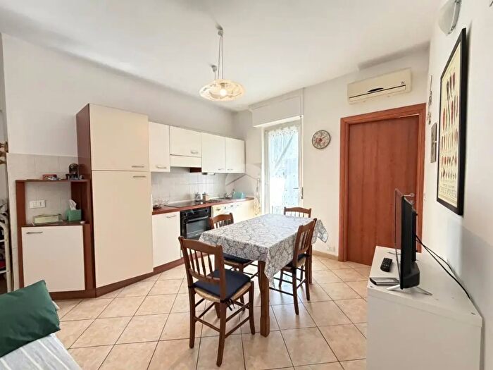 Appartamento bilocale in vendita in Str Borgo, Sanremo