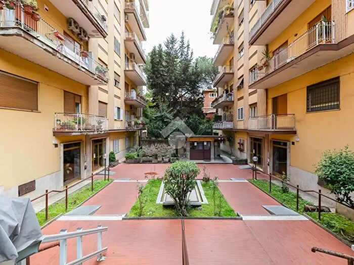Appartamento quadrilocale in vendita in Via Tiburtina, Roma