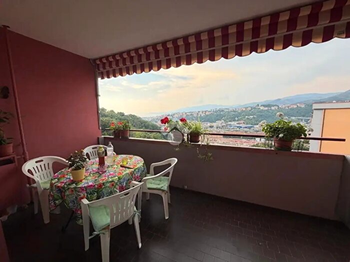 Appartamento con 7 locali in vendita in Via Robert Baden Powell, Genova