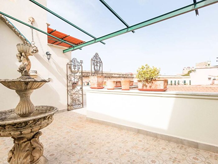 Appartamento con 6 locali in affitto in Via Danisinni, Zisa, Palermo