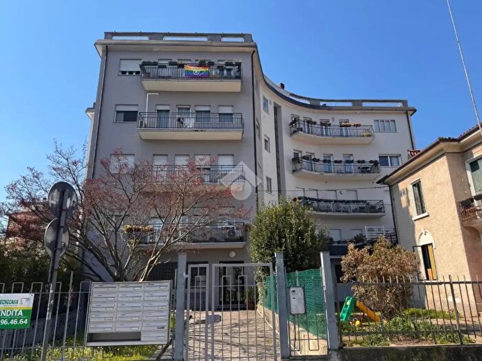 Appartamento trilocale in vendita in Viale Brotton, Vicenza