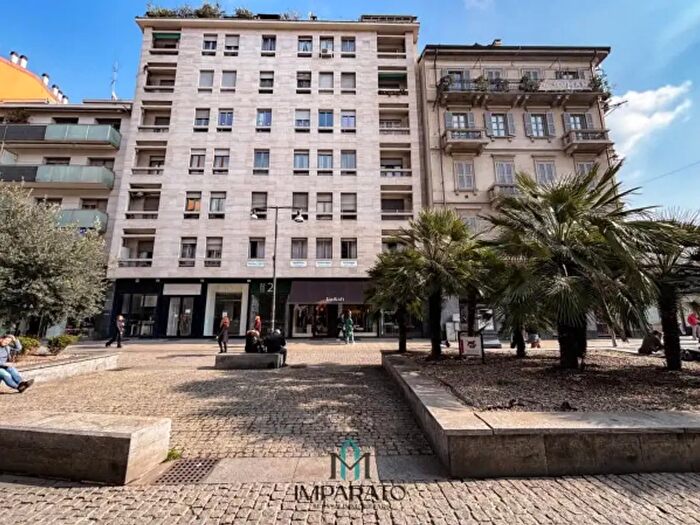 Appartamento trilocale in vendita in Corso Como, Milano