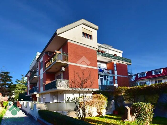 Appartamento bilocale in vendita in Via Taurianova, Roma