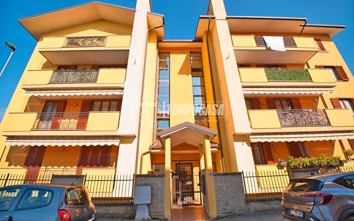 Appartamento trilocale in vendita in Trecate