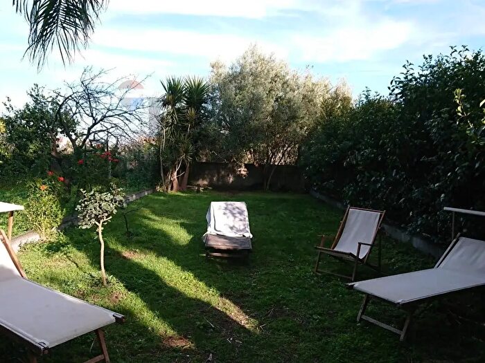 Appartamento trilocale in vendita in Acireale