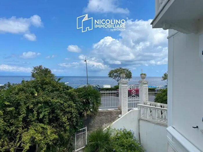Appartamento quadrilocale in vendita in Via Aurelia, Noli