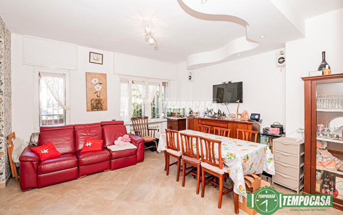 Appartamento trilocale in vendita in Via Po, San Donato Milanese