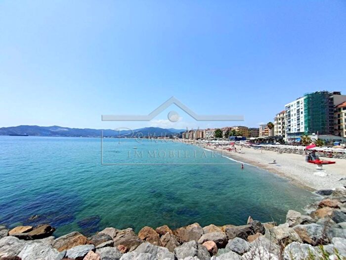 Appartamento con 5 locali in affitto in Legino Zinola Fornaci, Savona