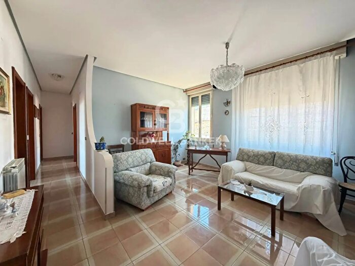 Appartamento con 5 locali in vendita in Via SS Salvatore, Ragusa