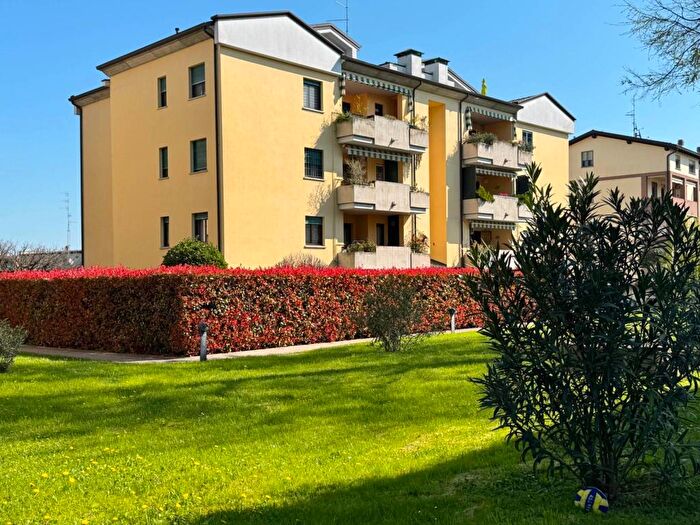 Appartamento bilocale in affitto in Strada Montechiarugolo, Botteghino Pilastrello, Parma
