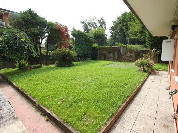 Appartamento quadrilocale in affitto in Via Monte Verde, Lora, Como