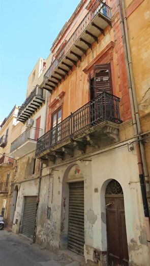 Casa con 18 locali in vendita in Via Molinari Sciacca, Sciacca