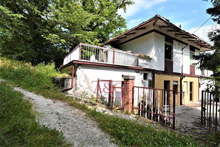 Casa con 5 locali in vendita in Villa Campo di Masci, Amandola
