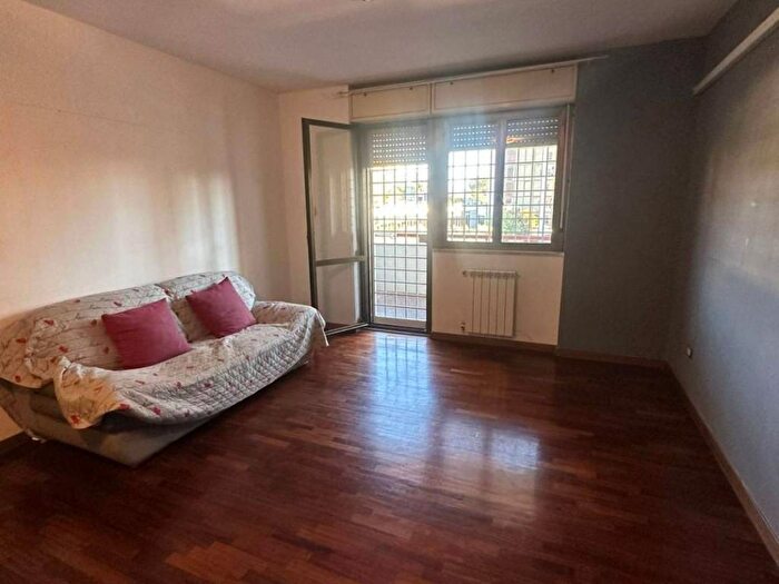 Appartamento trilocale in affitto in Via Mosca, Rinnovamento, Roma