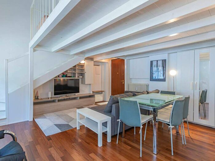 Appartamento monolocale in affitto in Via Desenzano, Gambara, Milano