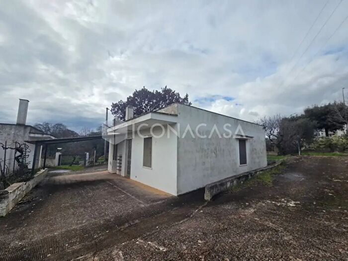 Appartamento trilocale in vendita in Via Liguria SNC, Cisternino