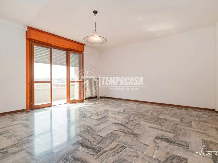 Appartamento trilocale in vendita in Via Giuseppe Biagi, Modena