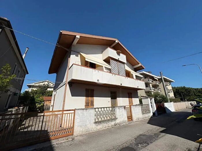 Casa trilocale in vendita in Via Garibaldi, Montesilvano