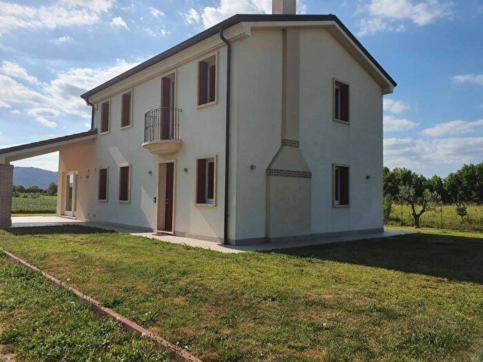 Casa con 6 locali in affitto in Bosco Di Nanto, Nanto