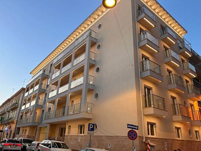 Appartamento trilocale in affitto in Via Bari, Giovinazzo