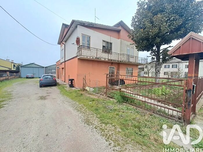 Casa con 10 locali in vendita in Via San Gaetano, Polesella