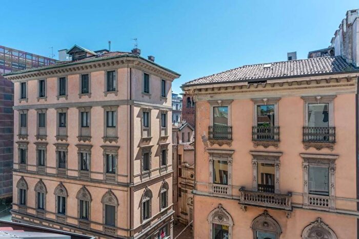 Appartamento quadrilocale in affitto in Piazza Santa Maria Beltrade, Duomo, Milano