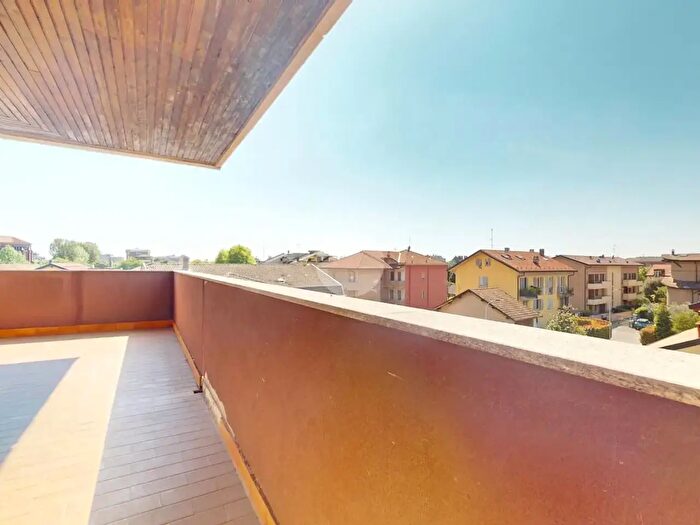 Appartamento trilocale in vendita in Via Piave, Seregno