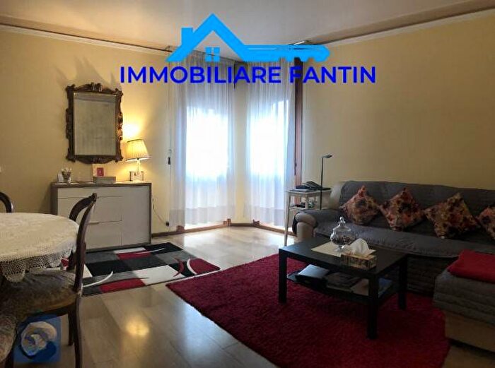 Appartamento quadrilocale in affitto in Viale Luzzati, Viale Luzzatti, Treviso