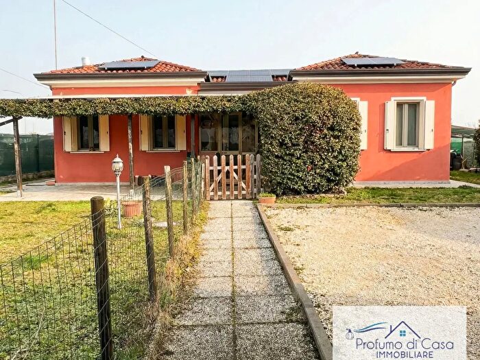 Casa quadrilocale in vendita in Via Marco Polo, Camponogara