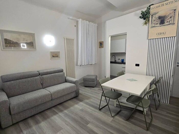 Appartamento bilocale in affitto in Via dellIndipendenza, Centro Storico, Bologna