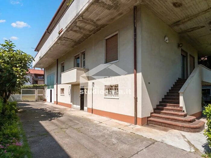 Appartamento quadrilocale in vendita in Torquato Tasso, Zanica