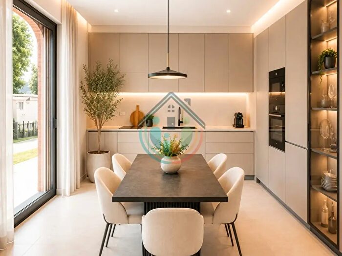 Casa con 5 locali in vendita in La Loggia