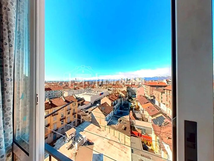 Appartamento trilocale in vendita in Corso Giulio Cesare, Torino