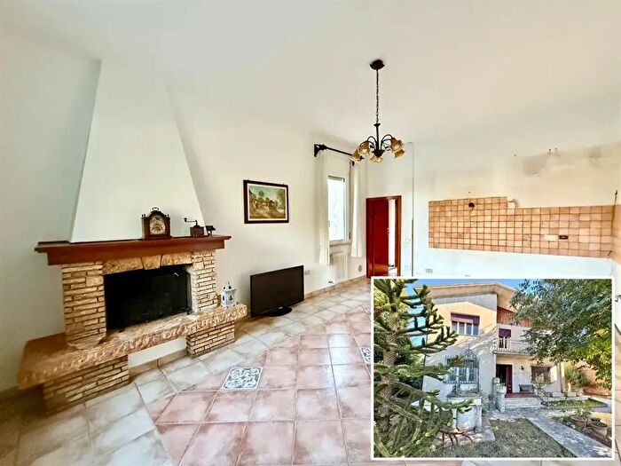 Casa con 8 locali in vendita in Alfonsine