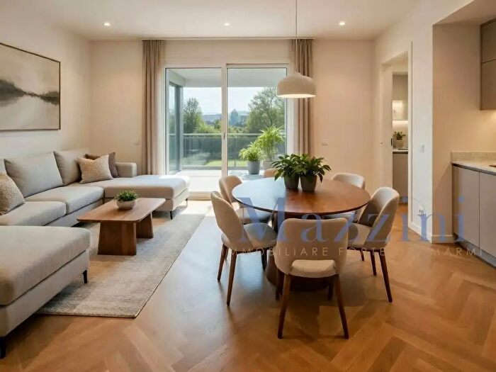 Appartamento con 5 locali in vendita in Via Montauti, Forte Dei Marmi