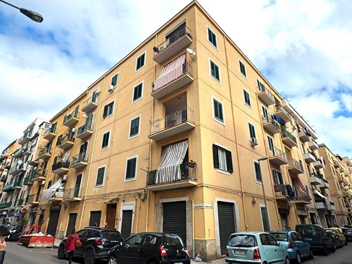 Appartamento trilocale in affitto in Via Domenico Lancia di Brolo, Noce, Palermo