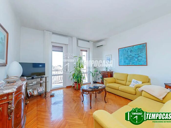 Appartamento quadrilocale in vendita in Via San Giovanni, Piacenza