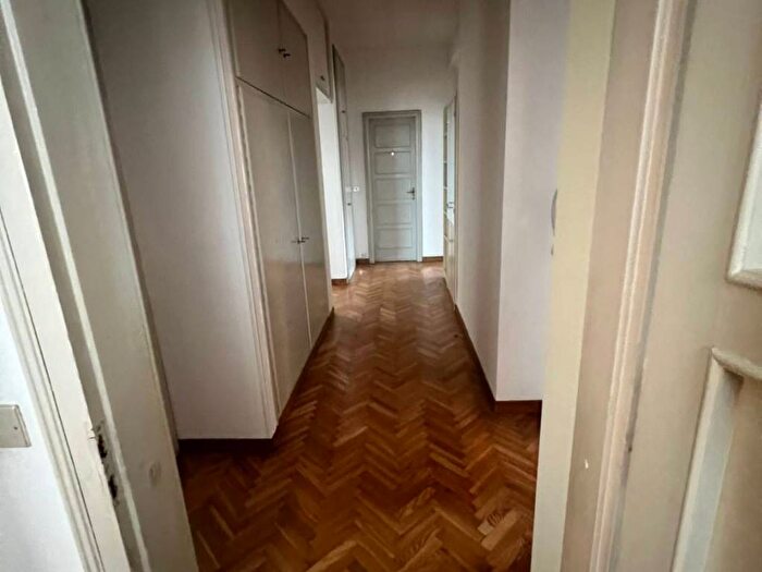 Appartamento con 5 locali in affitto in Viali, Modena