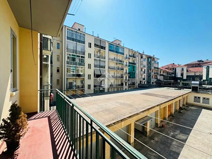 Appartamento con 5 locali in vendita in Via Unità dItalia, Rivoli