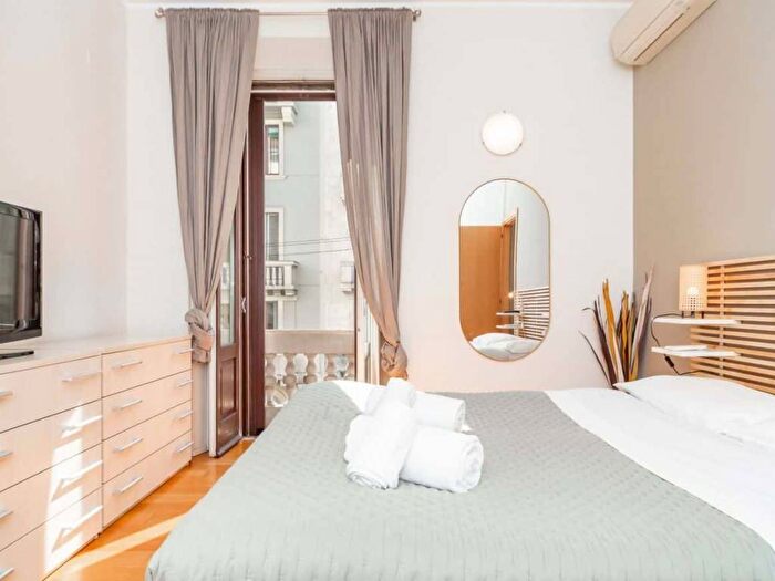 Appartamento bilocale in affitto in Via Abbondio Sangiorgio, Arco della Pace, Milano