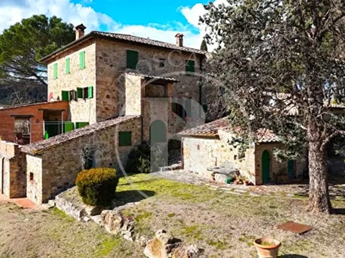 Casa con 6 locali in vendita in Strada Provinciale di Casole dElsa, Casole DElsa