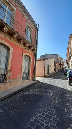 Casa bilocale in vendita in Via Nicolò Zocco, Palazzolo Acreide