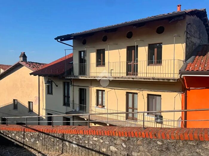 Appartamento trilocale in affitto in Via Umberto I, Cuceglio