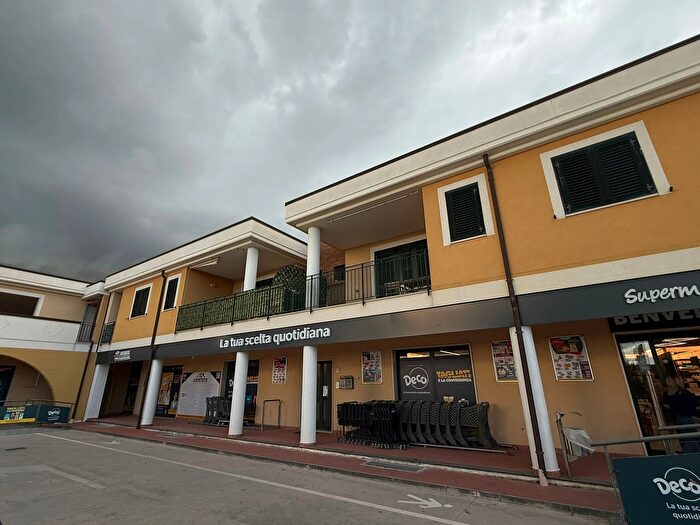 Appartamento trilocale in vendita in Via Enrico Berlinguer, Ascea