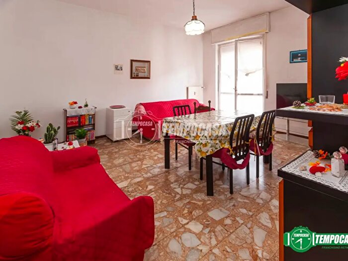 Appartamento trilocale in vendita in Piazza Risorgimento, Bergamo